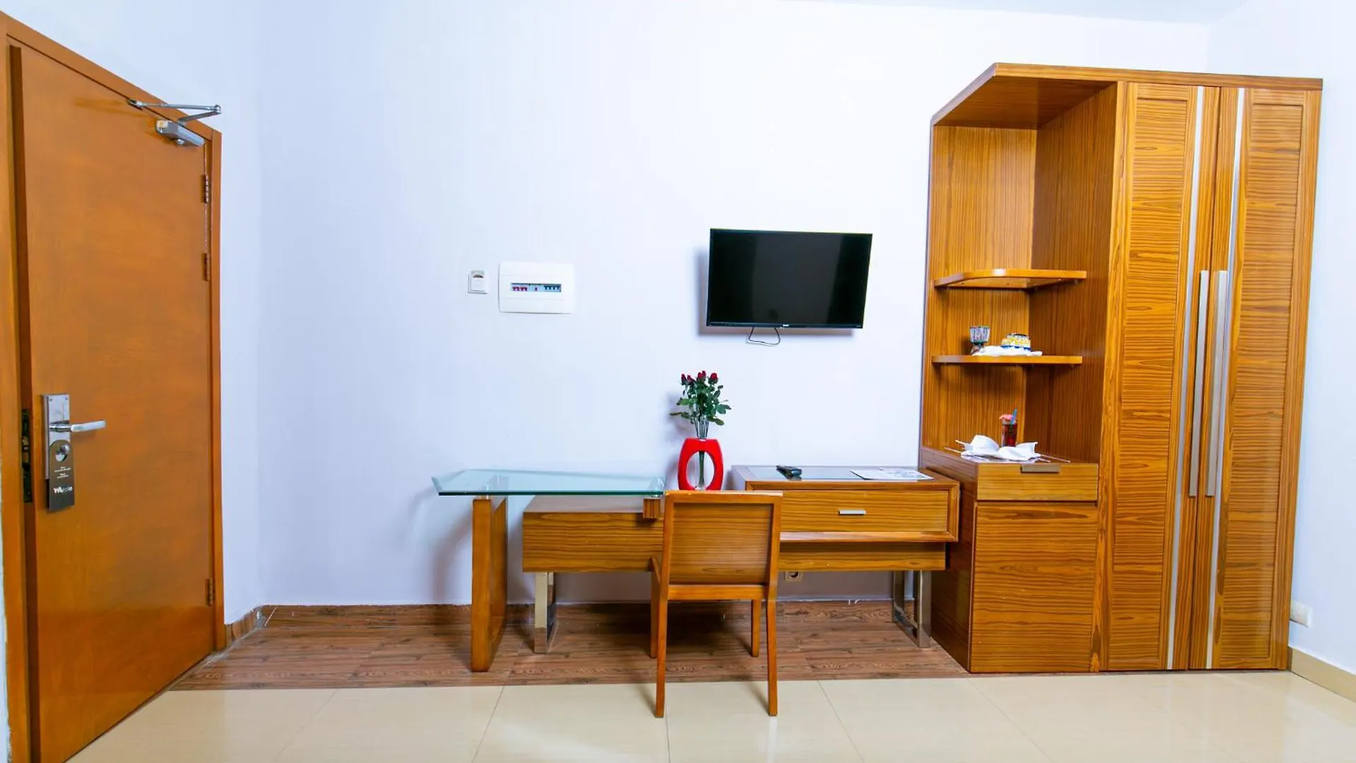 ***  Wakola Hotel Cheikh Anta Diop Dakar Senegal
